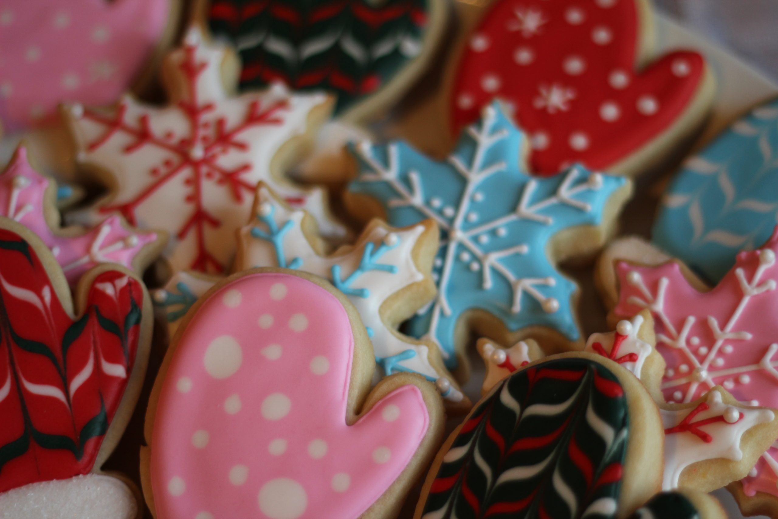 10 Tips [for Successful Sugar Cookie Decorating]  Holly Bakes