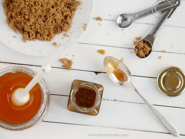 Brown Sugar Honey Facial Scrub How easy is this?! Ingredients 1 T. Raw ...